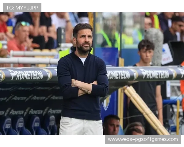 法布雷加斯荣膺月度最佳教练 战术创新获得广泛认可 法布雷加斯荣膺月度最佳教练 战术创新获得广泛认可