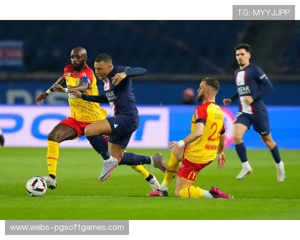 意甲裁判马里亚尼执法争议频发 德媒质疑其判罚拜仁巴黎关键战 意甲裁判马里亚尼执法争议频发 德媒质疑其判罚拜仁巴黎关键战